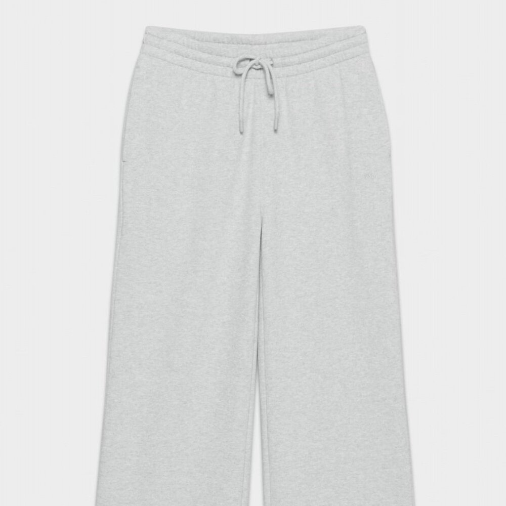 Aritzia Sweatfleece Boyfriend Cozy Sweatpants - Picture 1 of 3